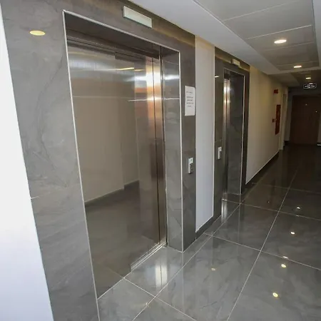Lovely 1-bedroom Near Mall Of