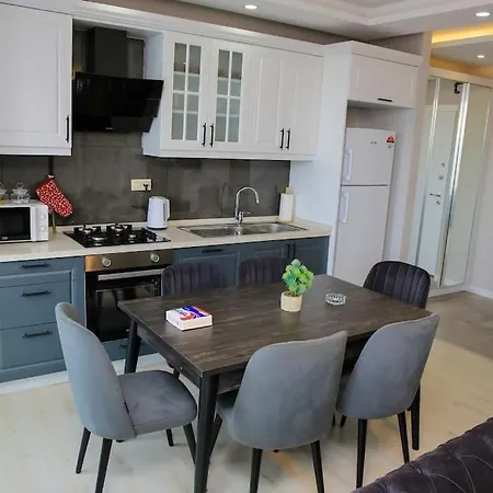 Lovely 1-bedroom Near Mall Of Διαμέρισμα